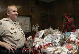 give christmas gifts to inmates