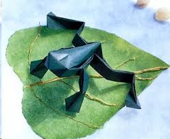 Keep reading for full instructions on how to fold your own jumping origami frog. Frog Kawasaki Origamiart Us