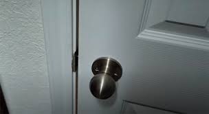 6 ways to lock a bedroom door from the