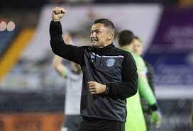 Paul heckingbottom born 17 july 1977 in barnsley south yorkshire is an english football coach and former player he is currently the head coach at barnsley. Under Fire Paul Heckingbottom Praises Character Of His Hibernian Team After Penalty Shoot Out Win The National