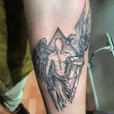 Para los cristianos, es el protector de la iglesia y considerado abogado del pueblo elegido de dios. 61 Magnetic Angel Tattoo For Arm