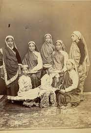 File:Group of Pupils from the Alexandra Native Girls' Institution at Bombay  (Mumbai) in Maharashtra - 1873 (2).jpg - Wikimedia Commons