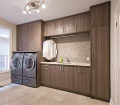 7 smart laundry room features every