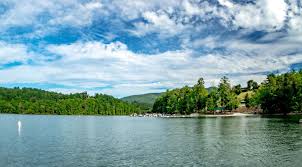 15 lakes in north carolina perfect for