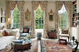 Dress up your living room windows and create a picturesque room with our appealing assortment of curtain designs and colors. 10 Fantastic English Country Living Rooms You Must See