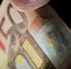 Die philippinische zentralbank hat neue geldscheine gedruckt und dabei ist einiges schief gegangen. Banknoten Falscher Drucken Geldscheine Auf Klopapier Welt