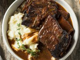 braised beef short ribs with red wine