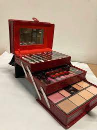 ivation all in one makeup kit in highly