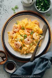 scrambled eggs with shrimp 滑蛋虾仁