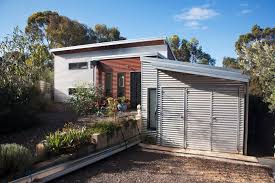 pros and cons of metal siding the