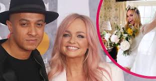 Shop the registry gift list for the best kitchen appliances, cookware, cutlery, dinnerware, and more. Emma Bunton Wears Sexy Wedding Dress With Sassy Garter News Logics