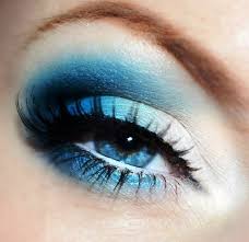 intense blue arabic eye makeup