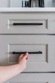 kitchen cabinet handle placement dos