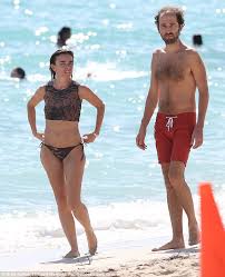 Born 8 february 1974) is a french musician, record producer, singer, songwriter, dj, and film director. Daft Punk S Thomas Bangalter Hits The Beach With Wife Elodie Bouchez Daily Mail Online