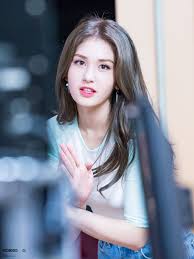 At 172cm tall, somi is on the tall side for girls. Jeon Somi Kpop Age Parents Sister Height Plastic Surgery Kpop Wiki
