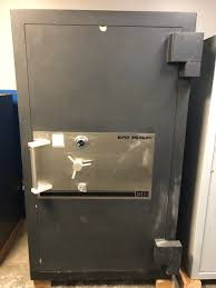 Equipped w/ dual security combination dial and high security key locking system, deeper than most trtl30x6 safes in this height range. Preowned Ism Super Treasury Trtl30x6