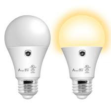 Glolux Dusk To Dawn Light Bulb Led Outdoor Lighting 60 Watt Equivalent Sensor Of For Sale Online Ebay