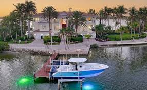 luxury waterfront homes in