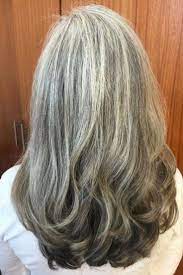 Balayage inversé sur cheveux blancs | Cheveux courts et blancs, Cheveux  blancs, Cheveux gris avec mèches
