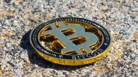 Newegg — an electronic retail giant is accepting bitcoin payments for most of its stock. Bitcoin Nothing But A Lie Because You Can T Buy Anything With Crypto Peter Schiff Rt Business News