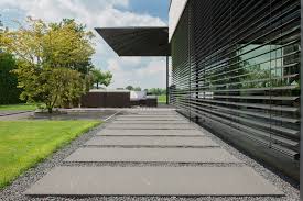 Betonplatten billige stützmauer stützmauern landschaftsgestaltung einer steigung dachterrasse minimalistisch. Trittplatten Fur Gartenwege Und Hauseingang