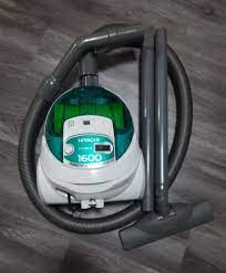 hitachi vacuum cleaner with 4 nos