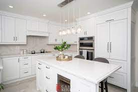 Our cambridge cabinets provide a clean look to any kitchen. Custom Kitchens Cabinets Toronto Markham Richmond Hill