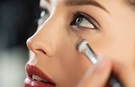 eye makeup for droopy eyes