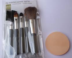 qvs essential cosmetic tool kit review