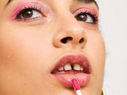 lip oil vs lip gloss cosmetic
