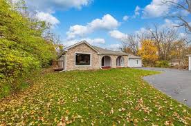 ranch lisle il homes redfin