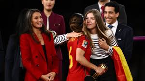 El momentazo de la reina Letiza y la infanta Sofía con la Selección Femenina  de Fútbol en el Mundial 2023