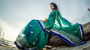 traditional saree poses for photoshoot