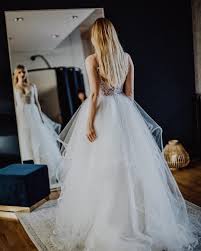 Wenn sie ihr hochzeitskleid gefunden haben, sollten sie sicherstellen, dass es vom beginn der zeremonie bis zum ende des empfangs. Der Blog Fur Die Braut 2020 2021