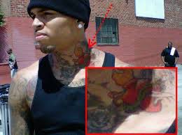 Tmz says the singer insists that it is not a bizarre homage to the woman that he beat. Chris Brown Tattoos 25 Groovy Collections Design Press