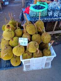 This is the best time you need to come shoping at pasar borneo seri kembangan. Have U Ever Ate Tis Fruit