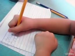 Resultado de imagen para niño aprendiendo a escribir