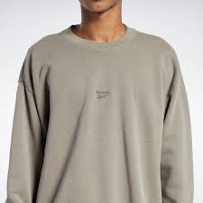 Pricing, promotions and availability may vary by location and at target.com. Reebok Classics Natural Dye Crew Sweatshirt Grau Reebok Deutschland