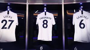 Lista de jugadores, puestos, números, entrenador y staff. Premier League Tottenham Tambien Recuerda A Chespirito Con Un Lugar Especial En Su Vestidor Marca Claro Mexico