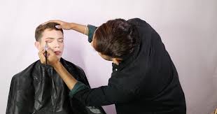 male makeup in the beauty industry
