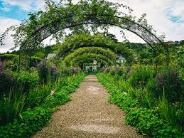 gardens giverny normandy tourism