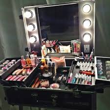Tips On Creating A Portable Makeup Station Cosmetic Materials