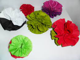 Pliage de serviette de table en forme de fleur de pivoine, réaliser une  pivoine avec une serviette en papier , l'art du pliage de serviettes de  table, decoration de table, recettes de